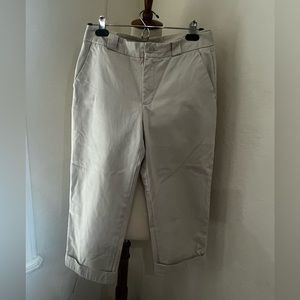 Like New size 4 gap khaki capris
